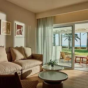 https://nissi-beach.hotelsatayianapa.com
